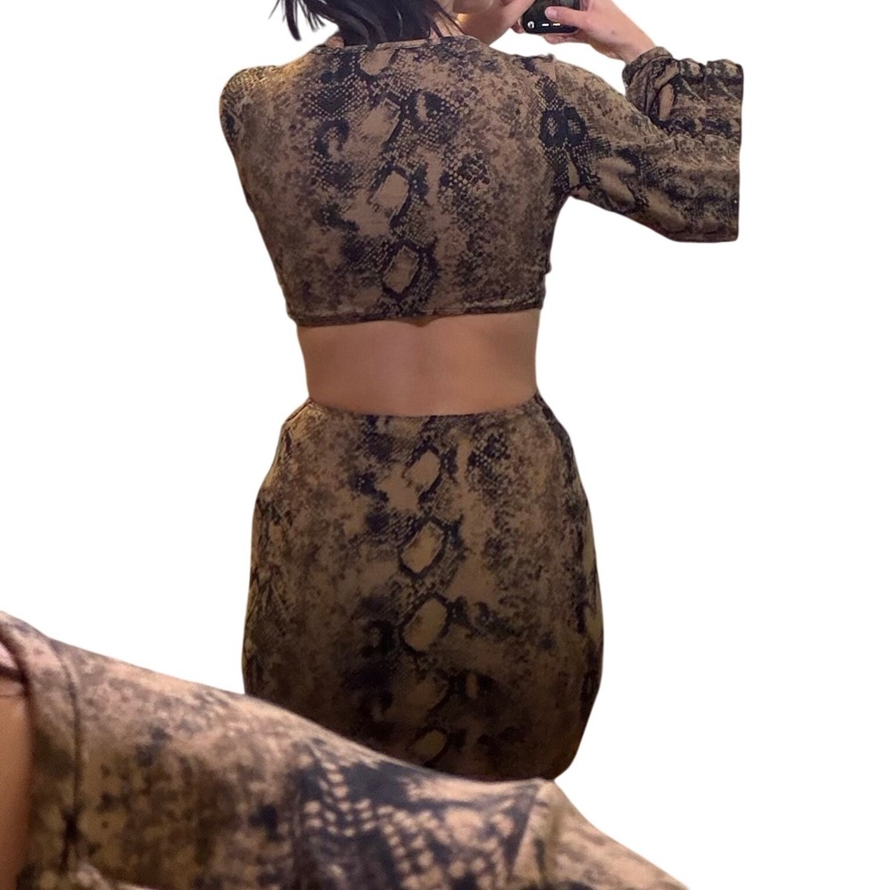 Windsor‎ Mini Dress Womens Brown Snakeskin Cutout O-Ring Deep V Long Sleeve Sexy - Picture 2 of 5